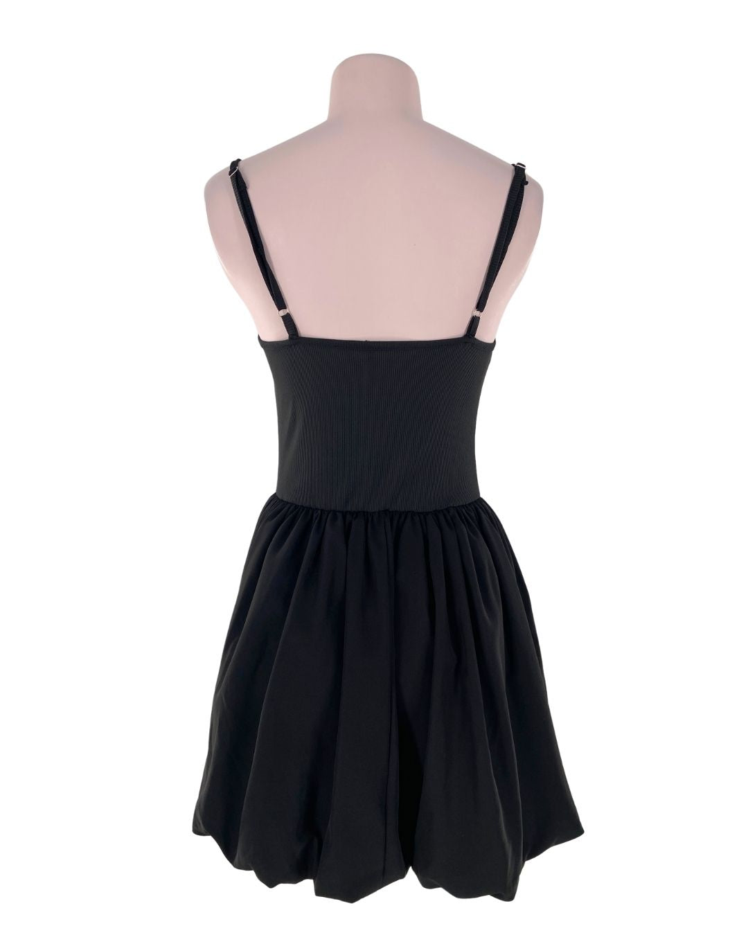 Vestido de tiras falda globo