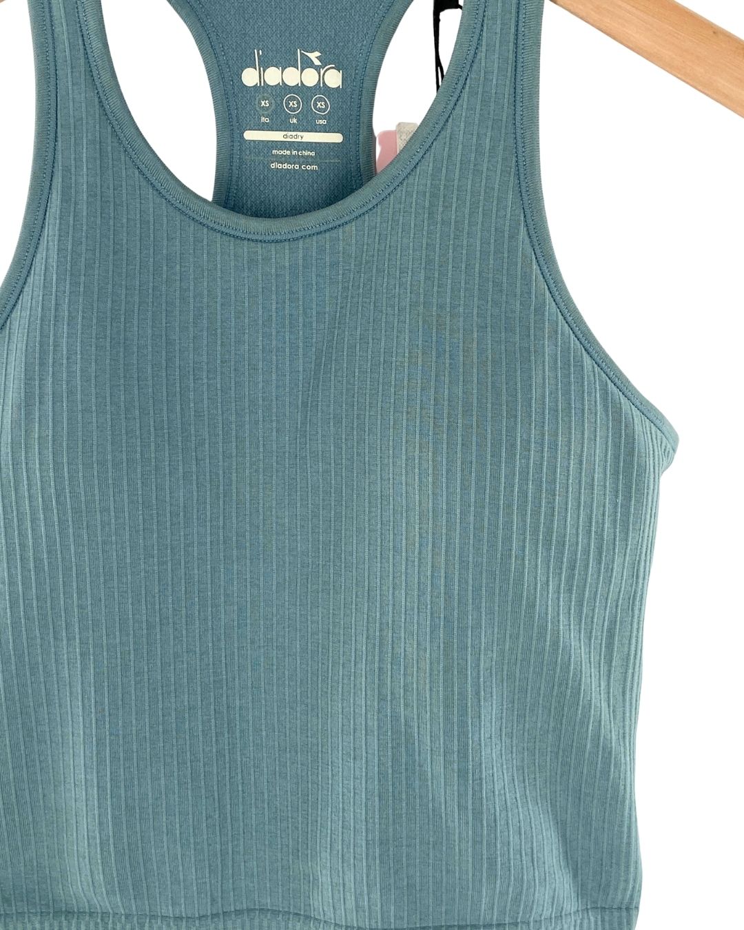Top tank deportivo con textura