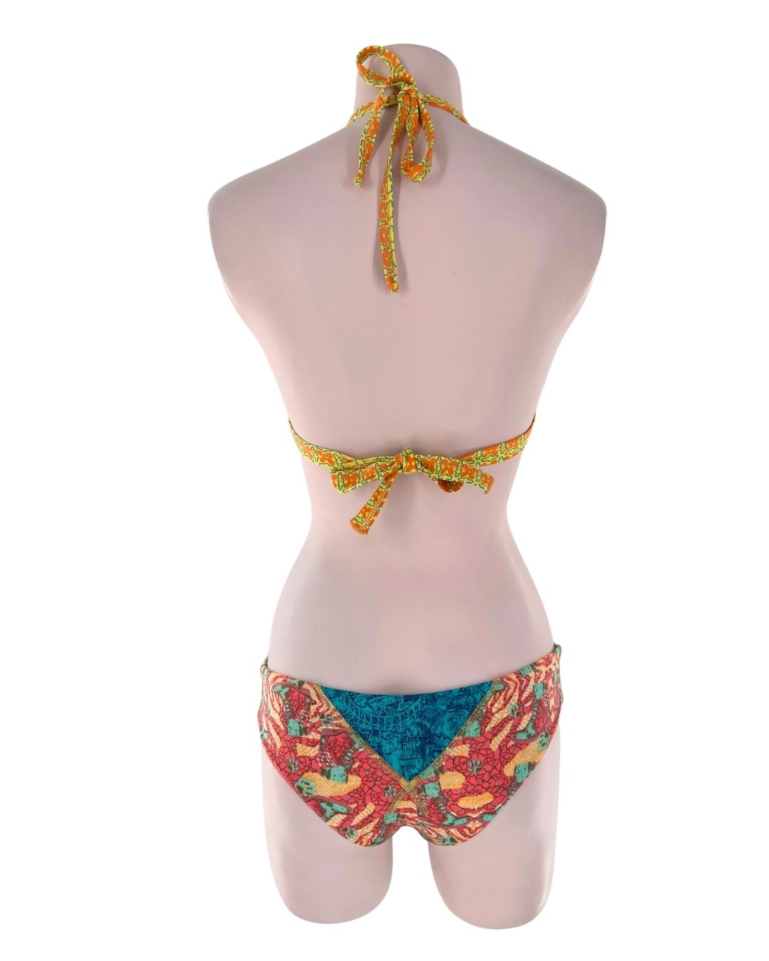 Bikini anudado con print vuelo