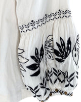 Chaqueta bordada con taches