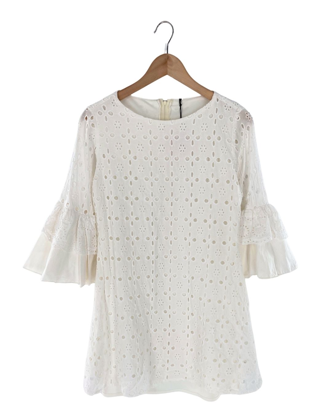 Vestido mini en ojalillo