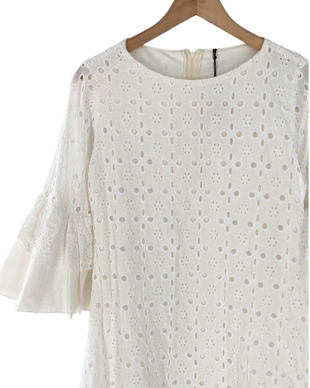 Vestido mini en ojalillo