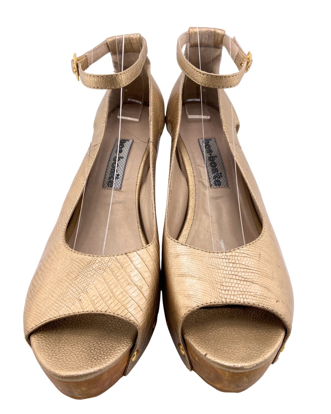 Peep toe en cuero con textura