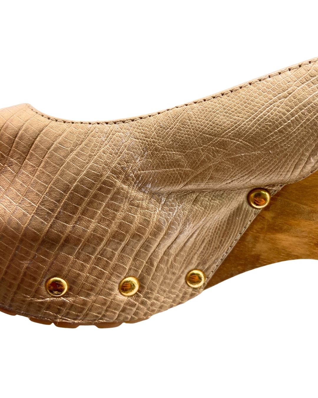 Peep toe en cuero con textura