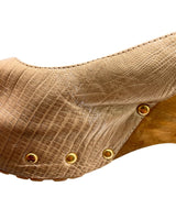 Peep toe en cuero con textura