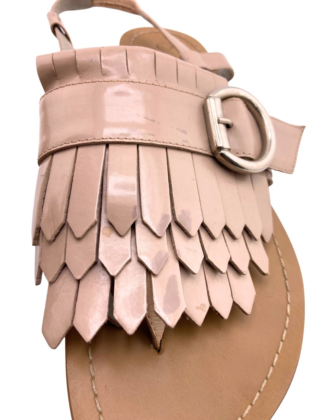 Sandalias planas en cuero