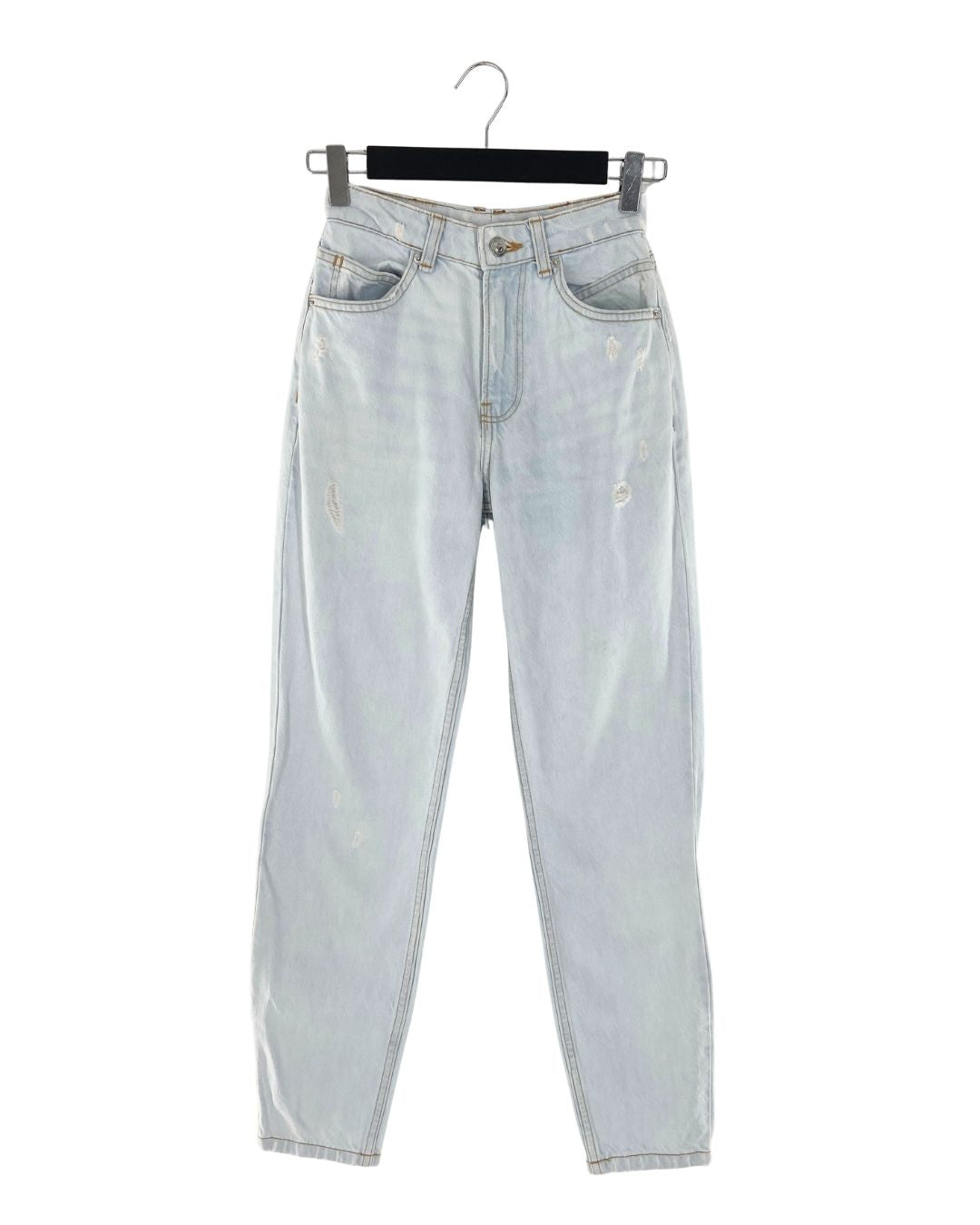 Jean clasico con desgastes