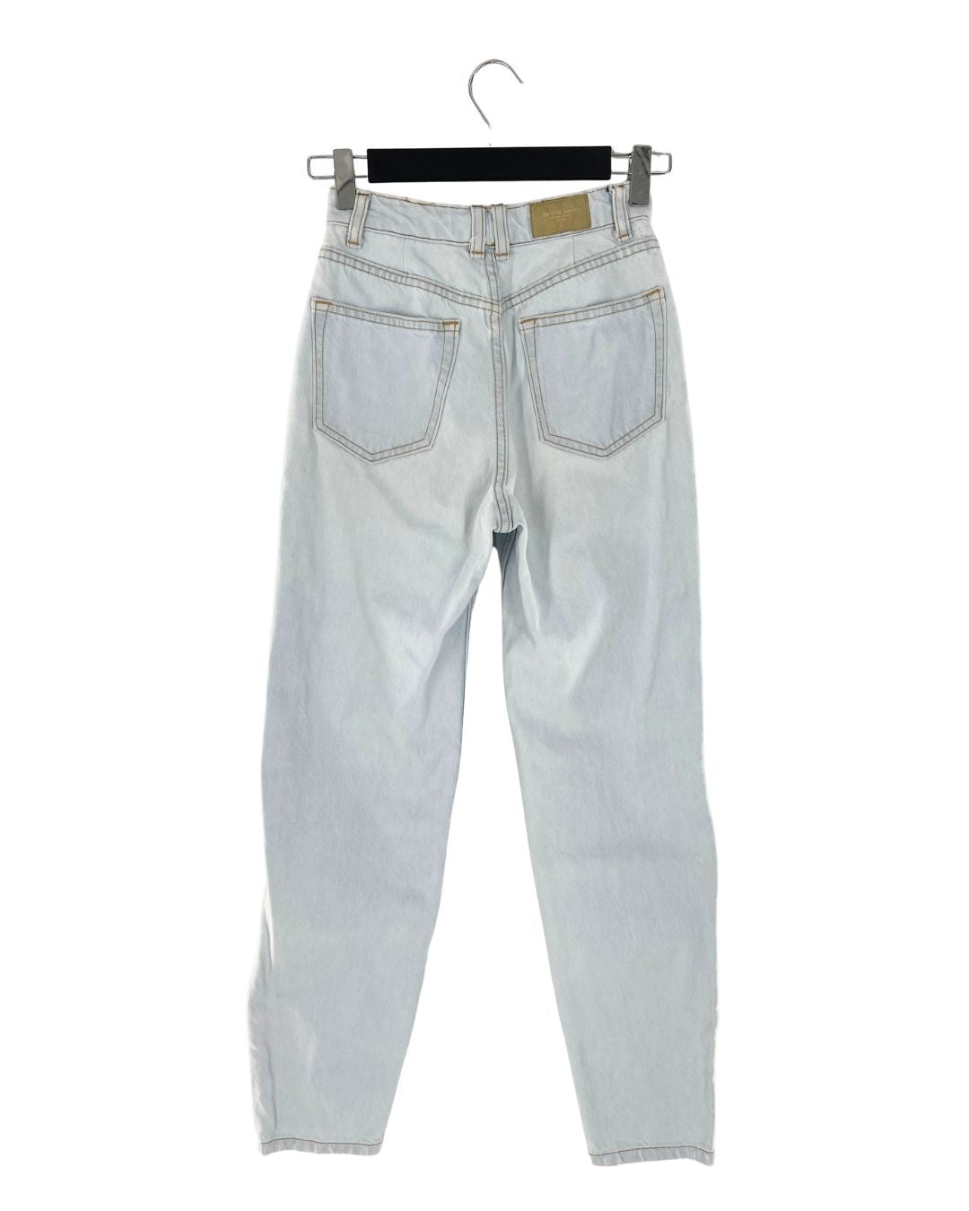 Jean clasico con desgastes