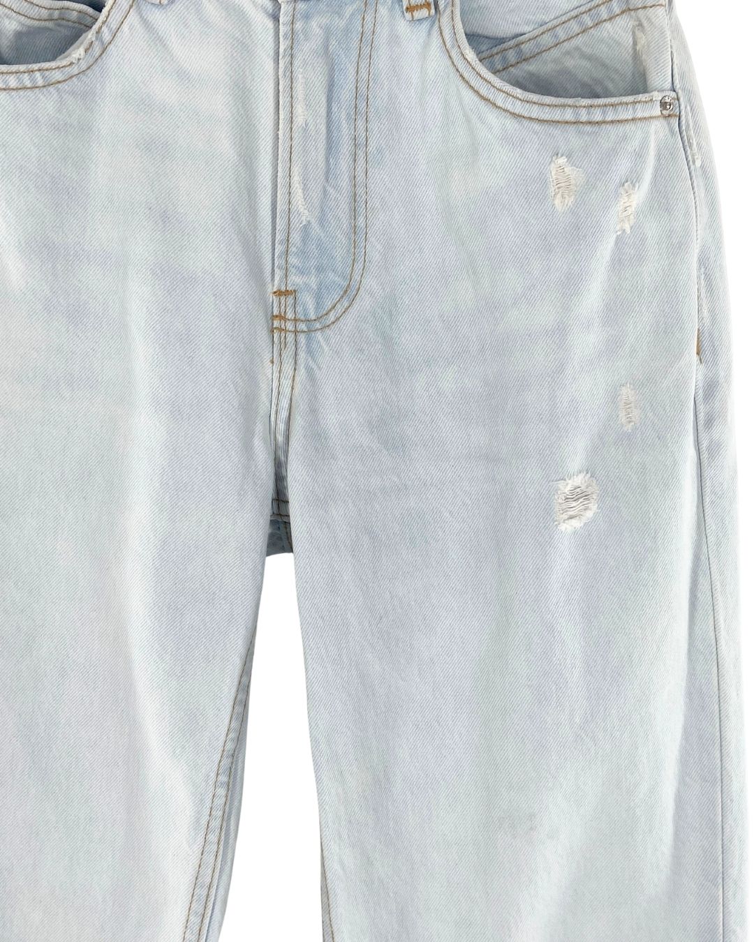 Jean clasico con desgastes