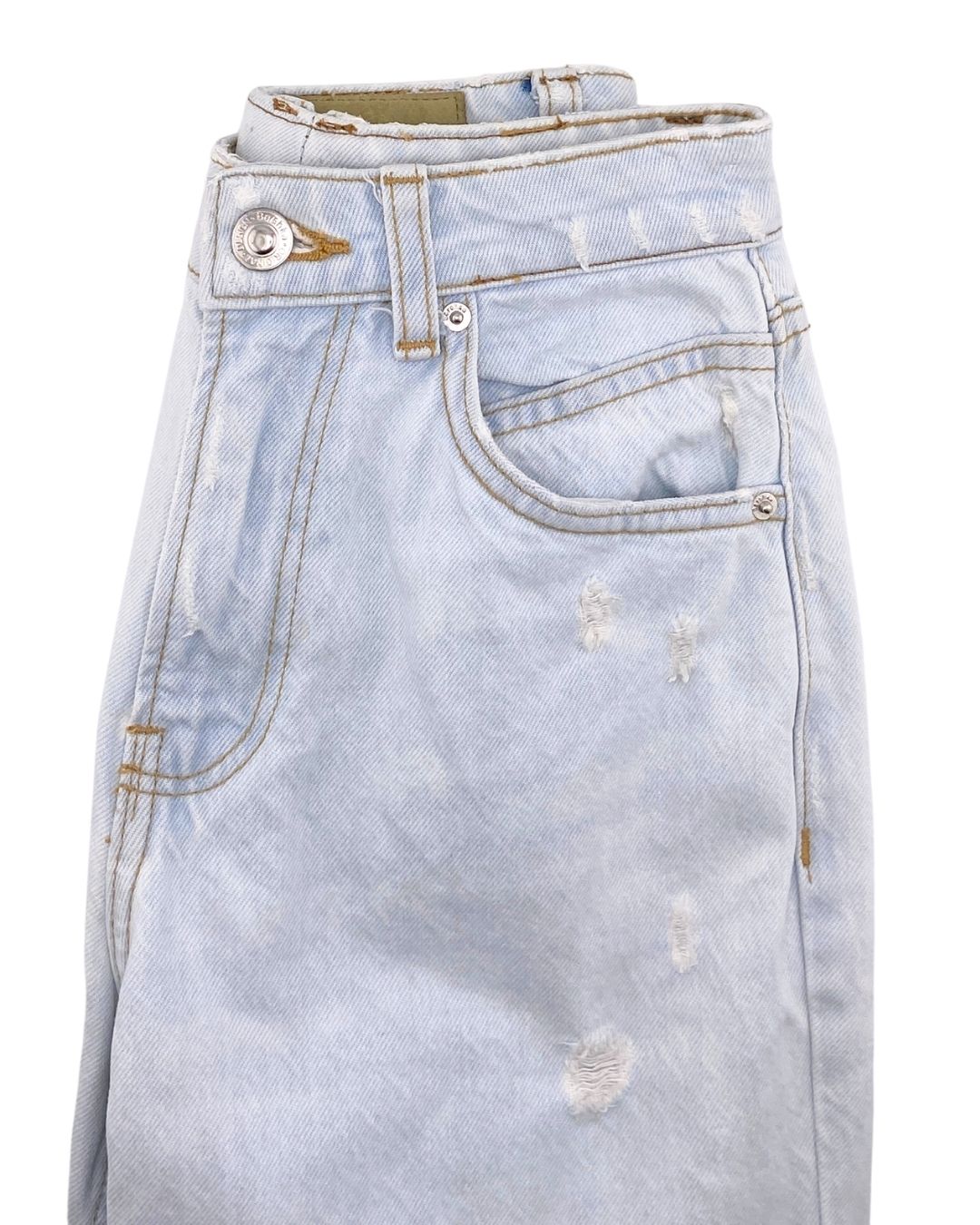 Jean clasico con desgastes