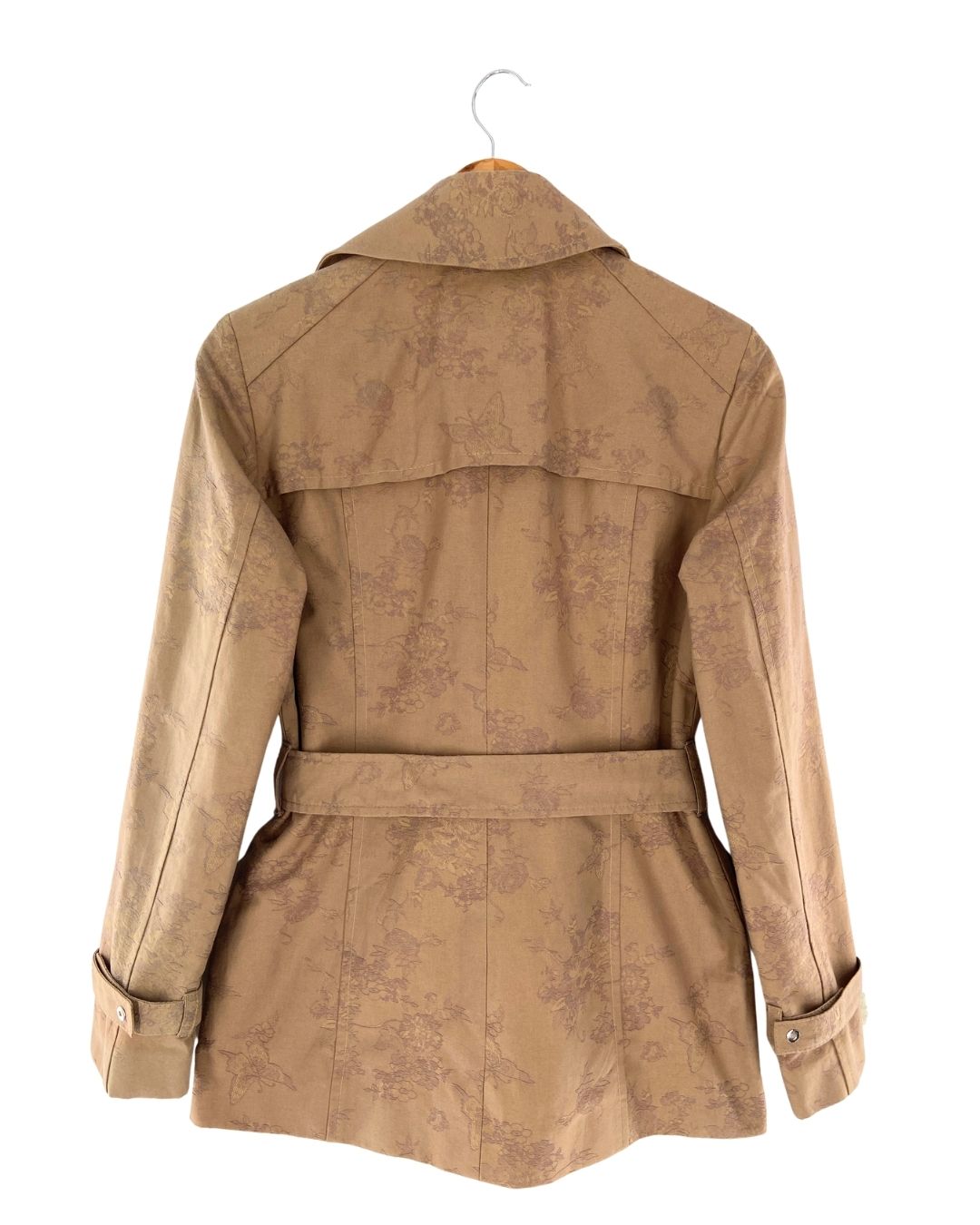 Chaqueta abotonada diseño