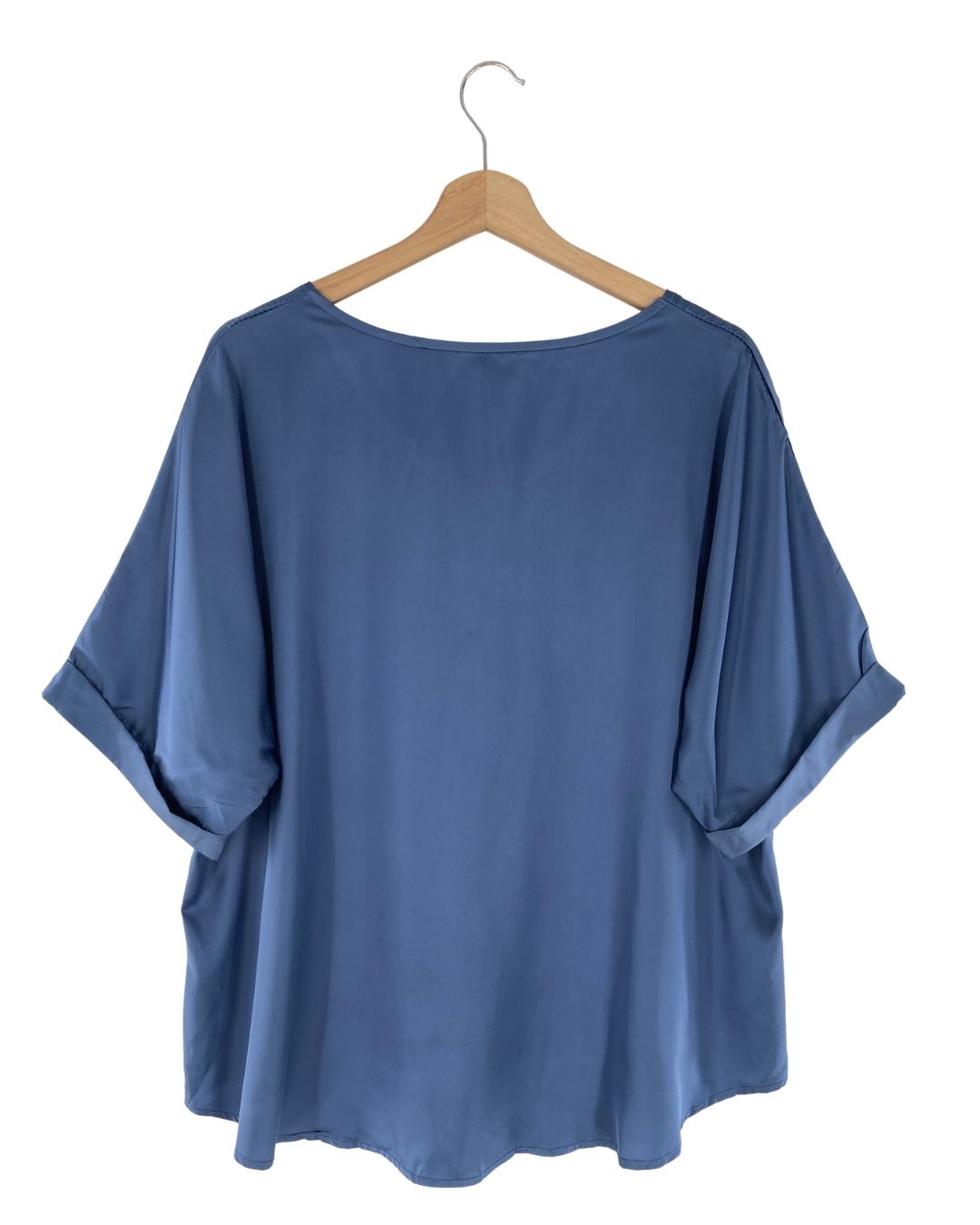 Blusa satinada amplia