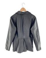 Chaqueta en cuero abotonada