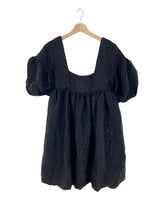 Vestido mini globo con textura