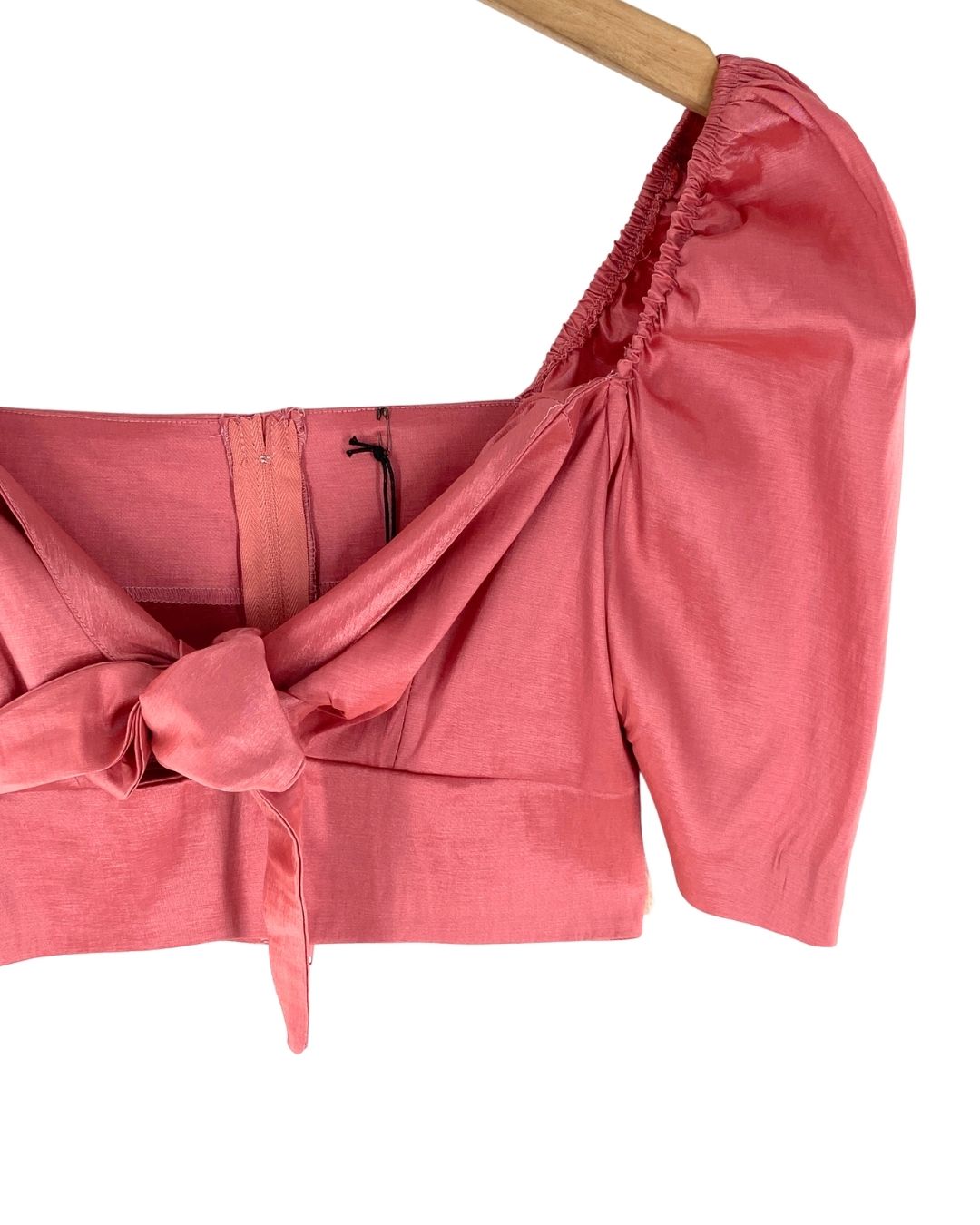 Blusa crop en tafeta stretch