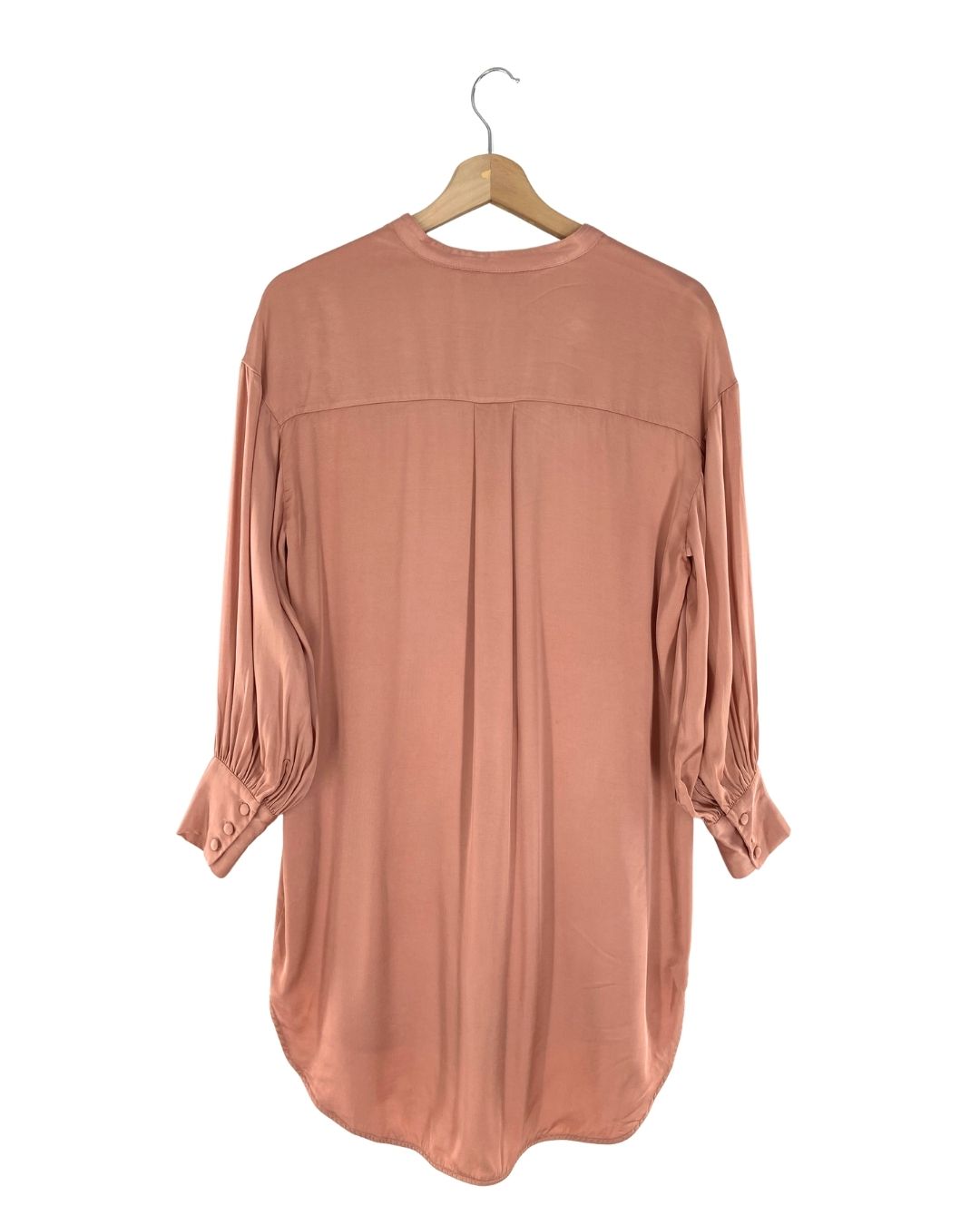 Vestido satinado high and low