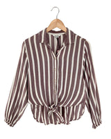 Camisa anudada a rayas