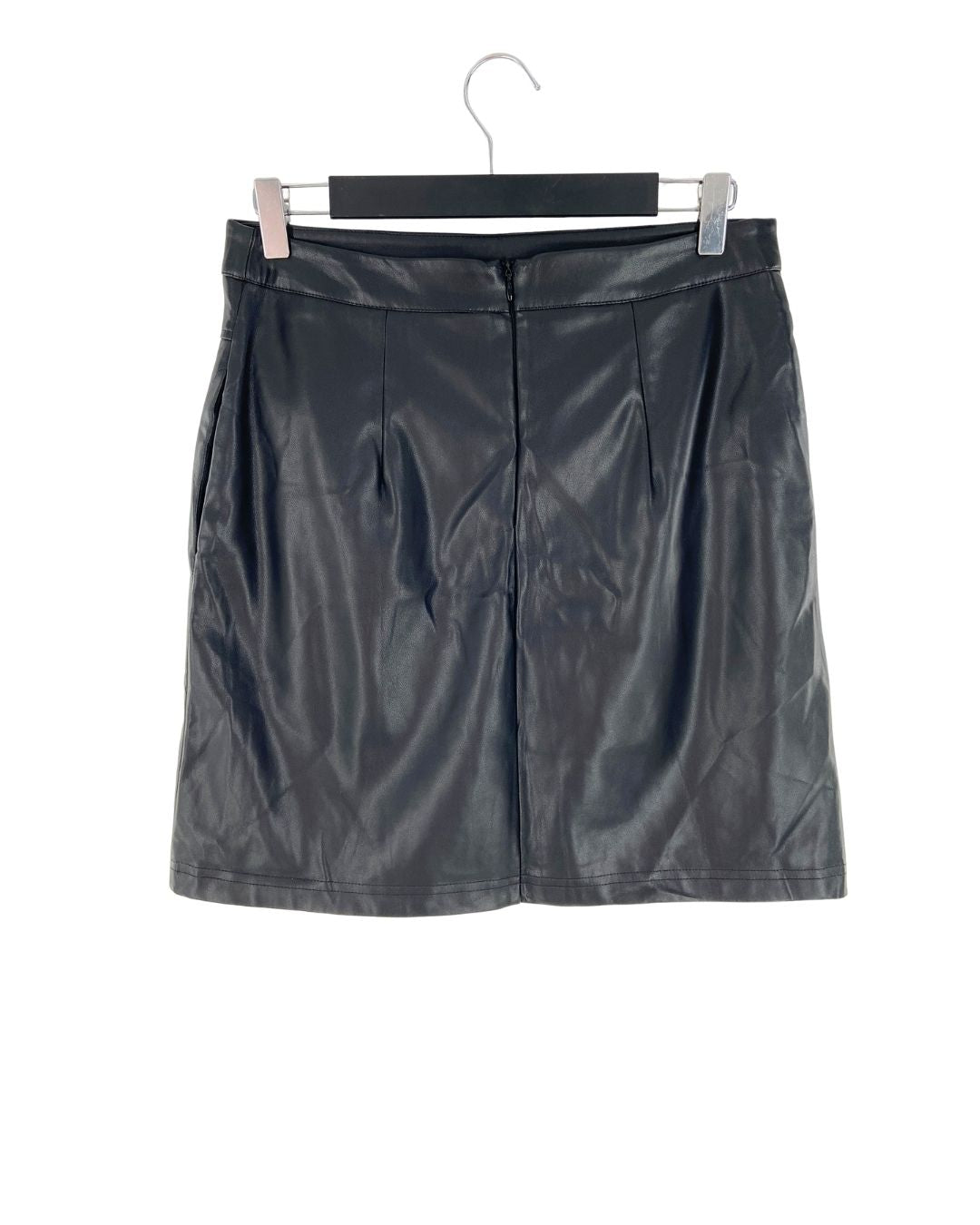 Falda midi efecto piel