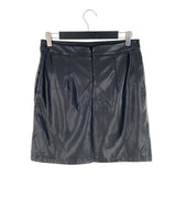 Falda midi efecto piel