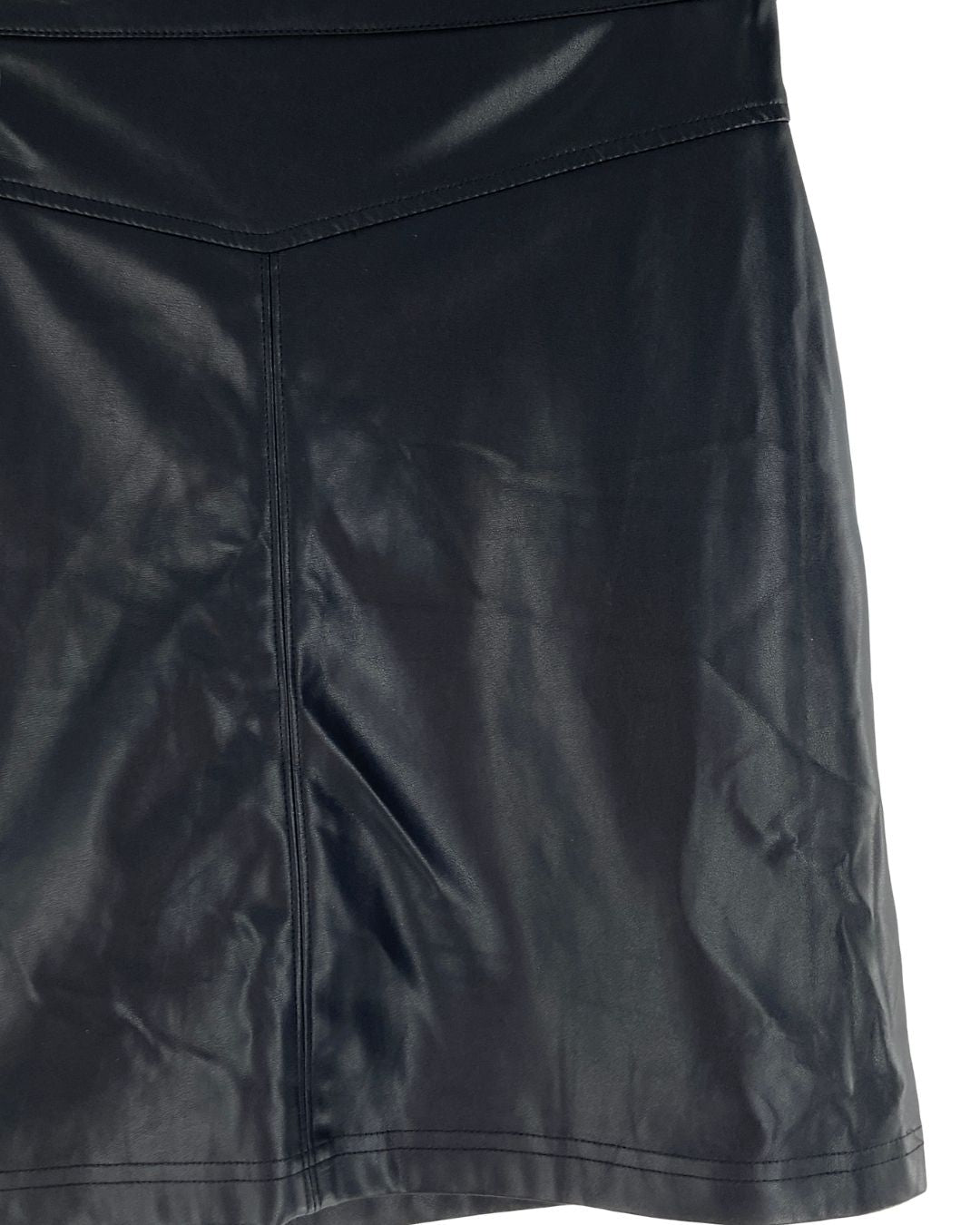Falda midi efecto piel