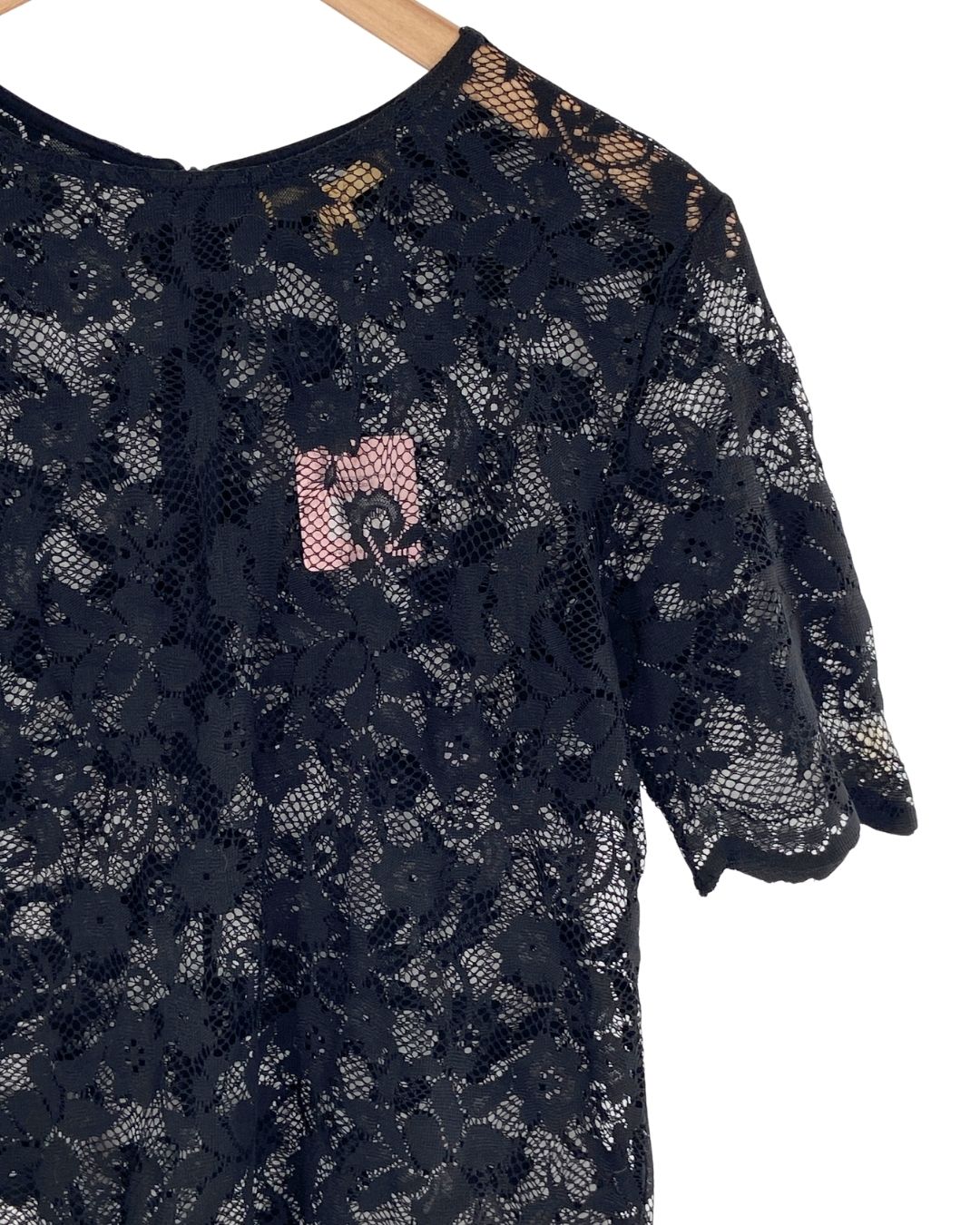 Blusa manga corta en blonda