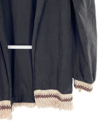 Chaqueta abierta con borlas