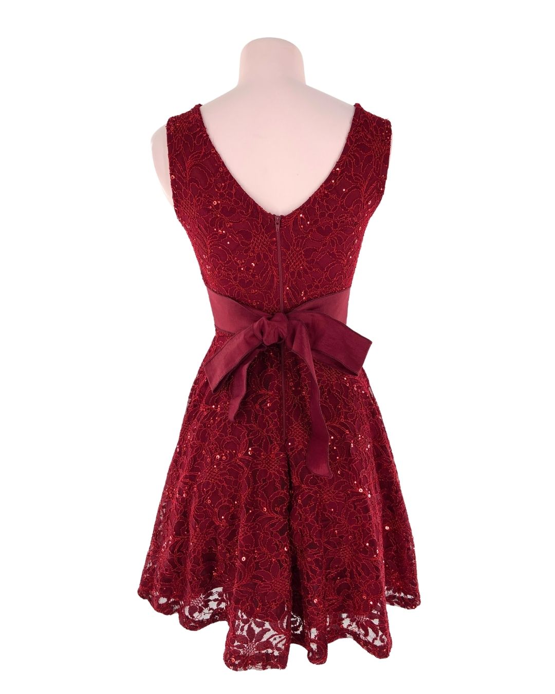 Vestido midi en encaje floral