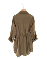 Chaqueta delgada ajustable