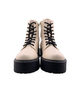 Botas con cordones