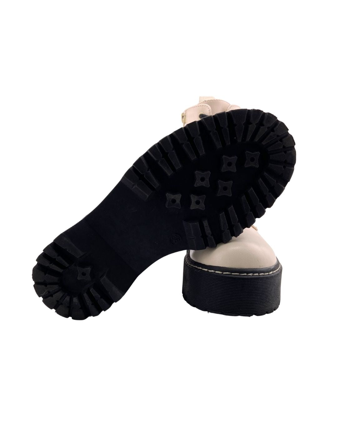 Botas con cordones