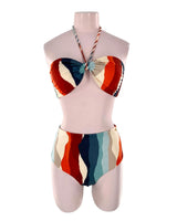 Bikini a rayas anudado
