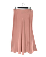 Maxi falda amplia satinada