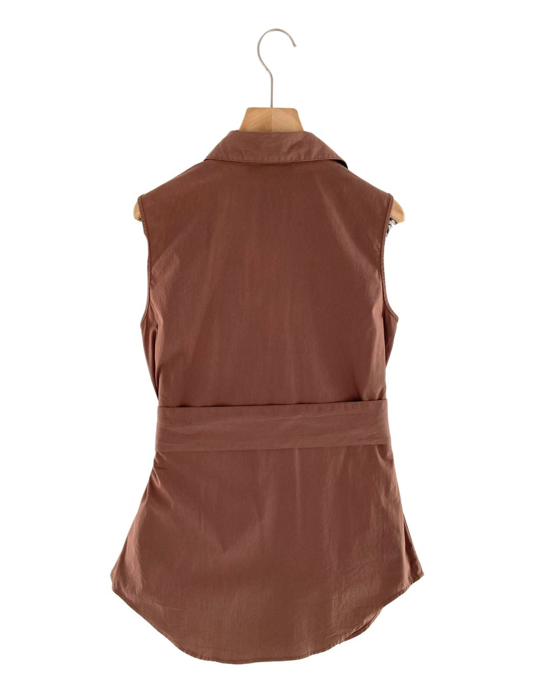 Camisa sleeveless con cinturon
