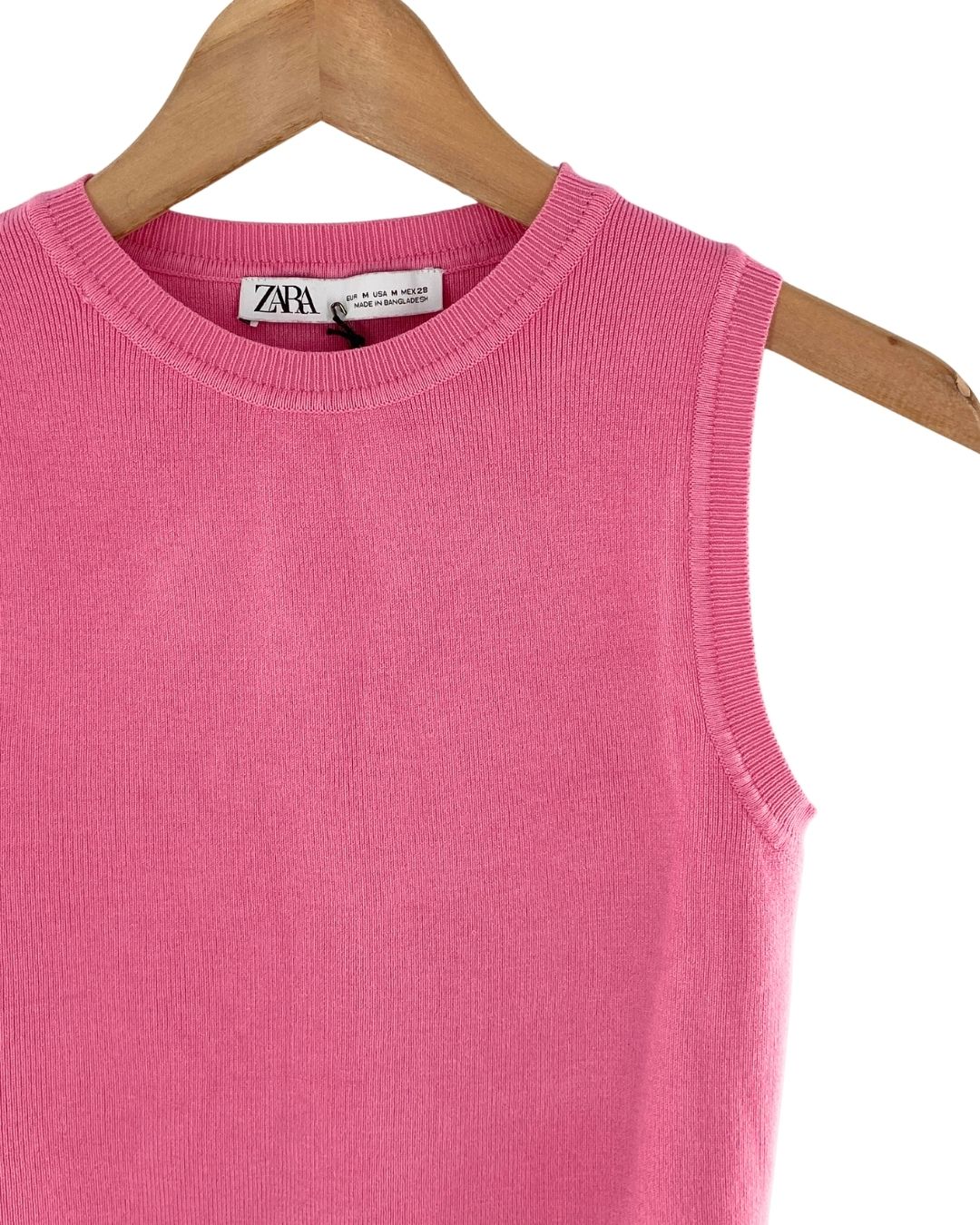 Blusa crop sleeveless tejida
