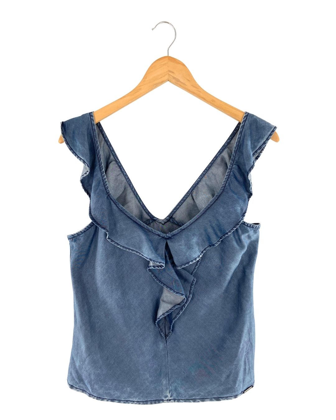 Blusa de tiras en vuelo