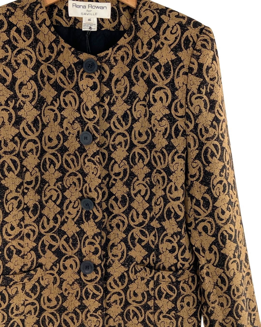 Chaqueta suit abotonada
