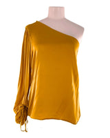 Blusa satinada one shoulder