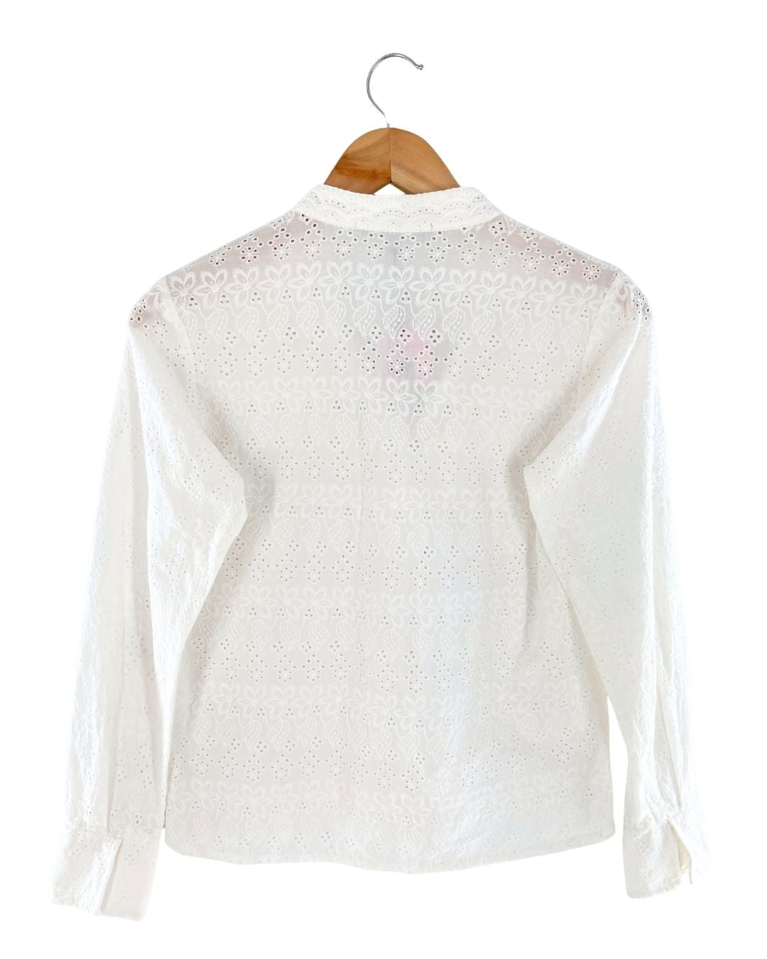 Camisa en ojalillo cuello mao