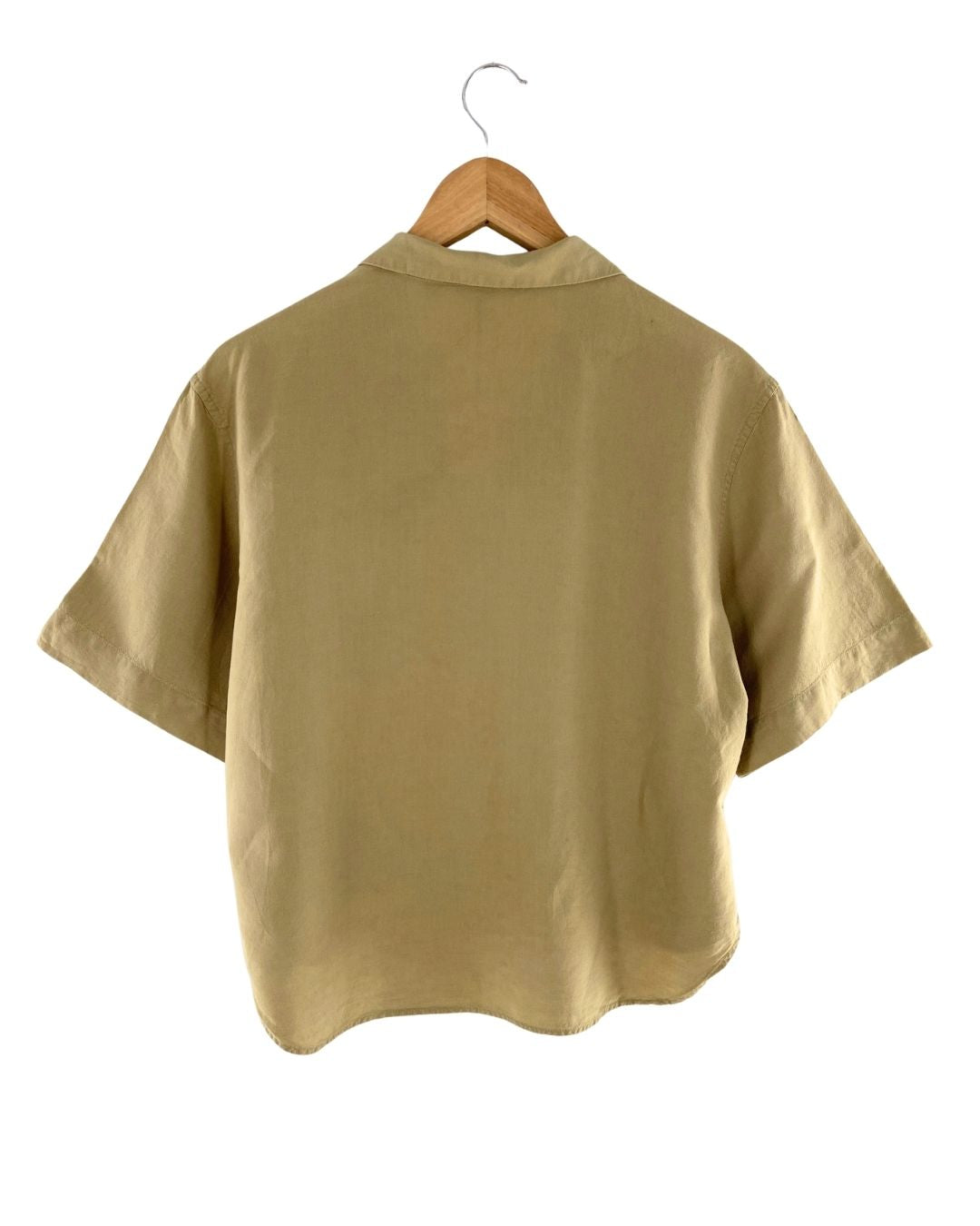 Camisa crop manga corta