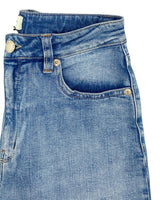 Mom jean rigido con desgastes