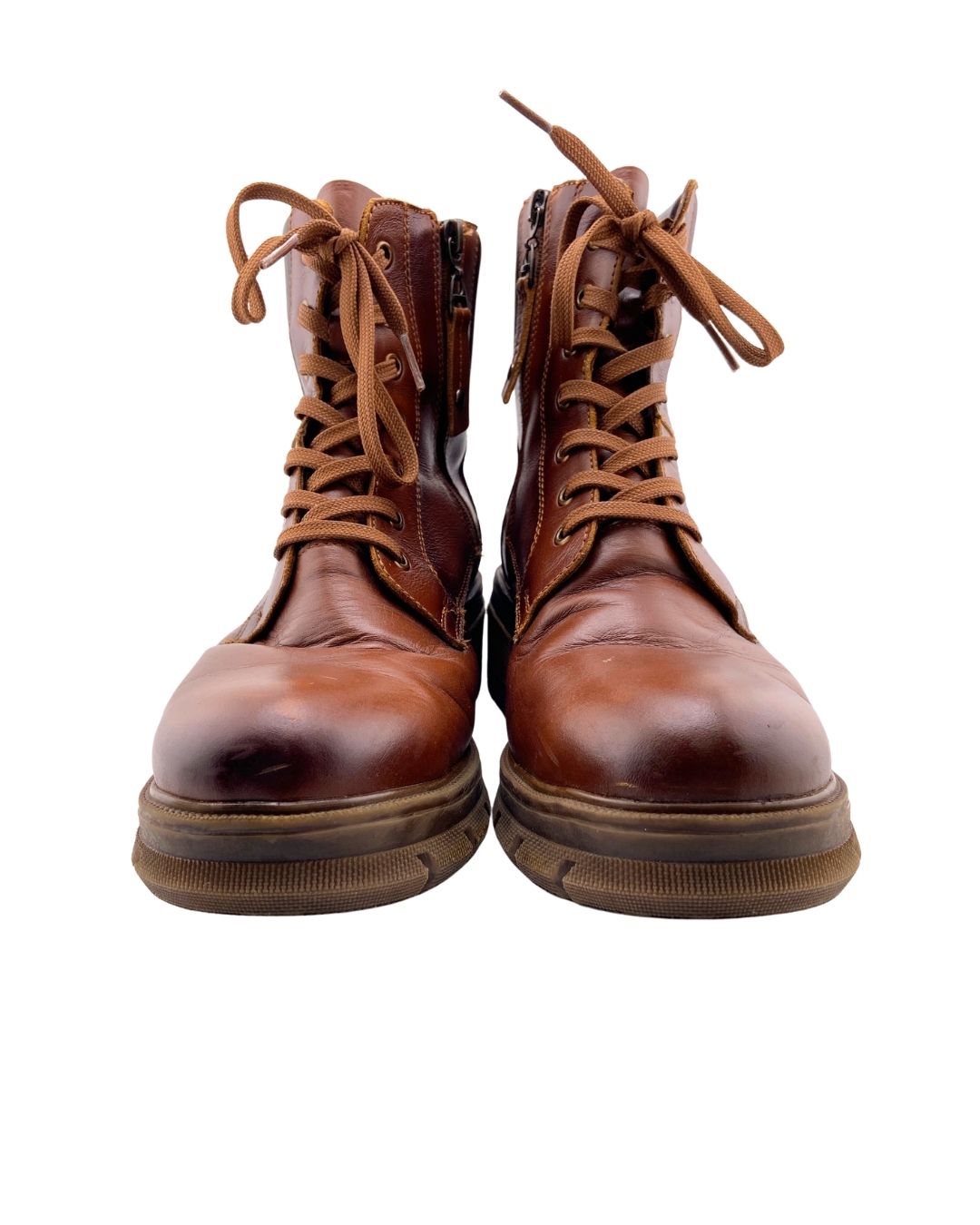 Botas en cuero  de cordon