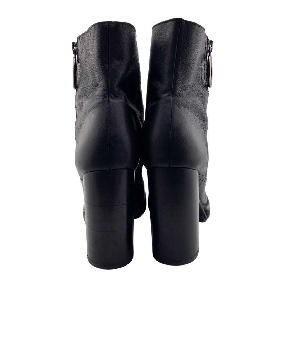 Botines de tacon en cuero