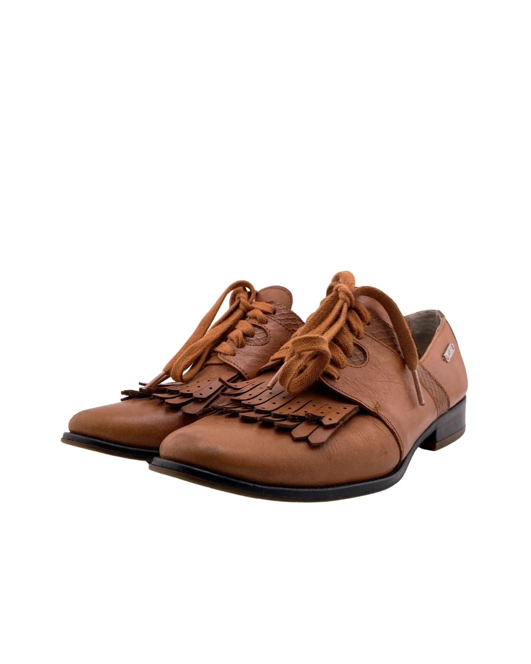 Oxford en cuero con cordones