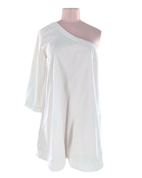 Vestido mini one shoulder