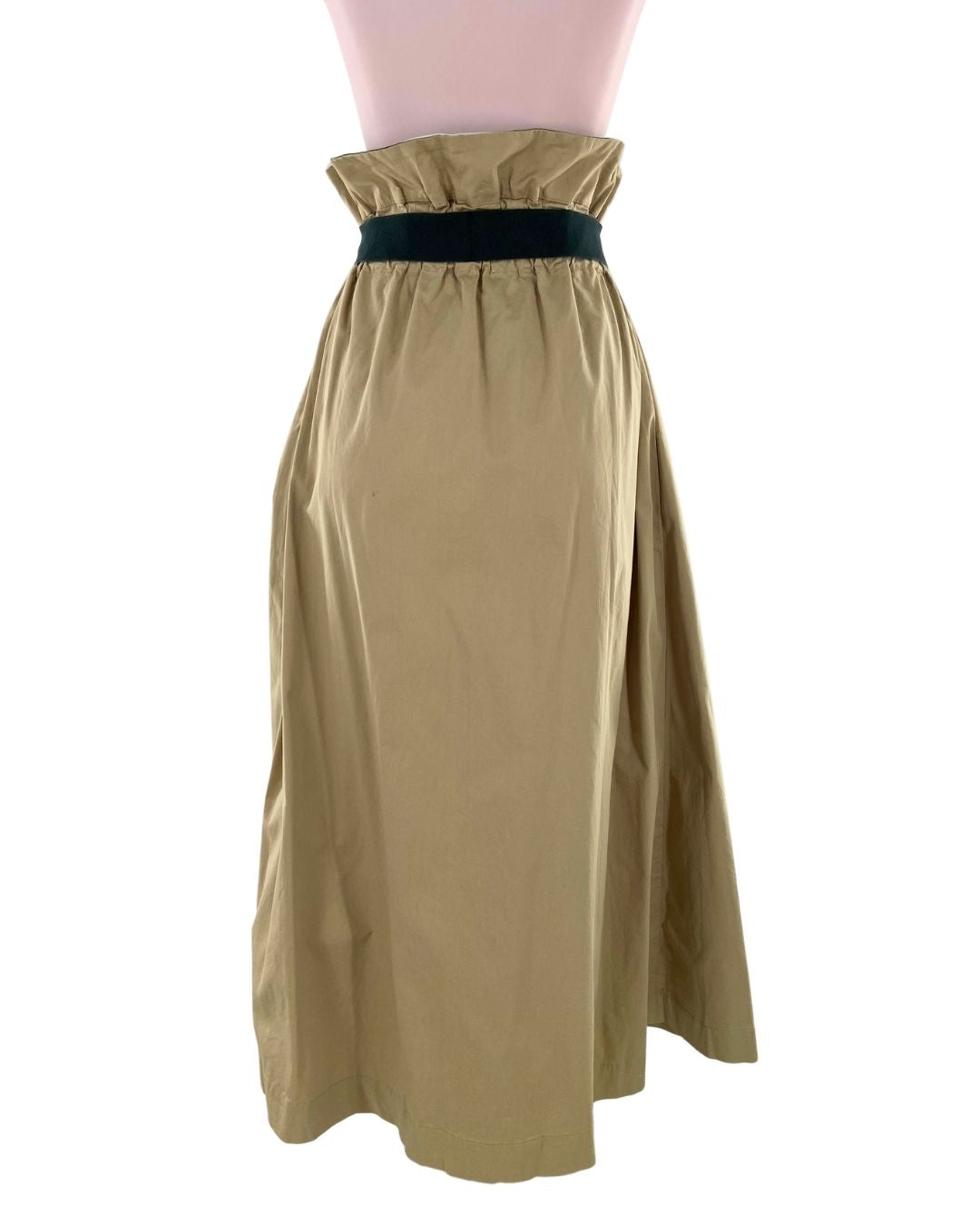 Maxi falda rigida amplia