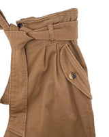 Pantalon rigido con cinturon