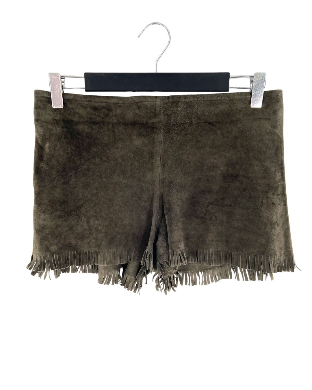 Short mini en cuero con flecos