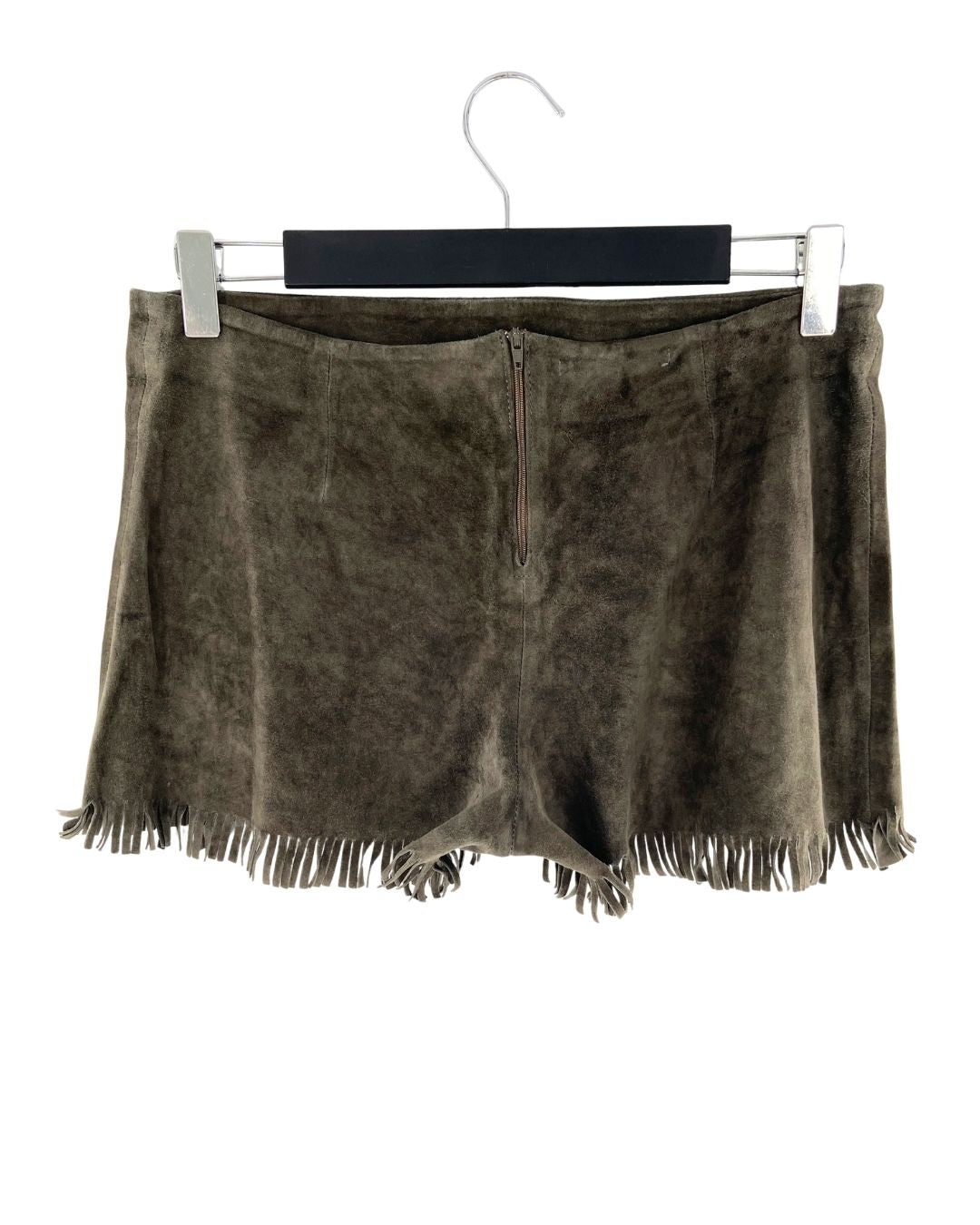 Short mini en cuero con flecos