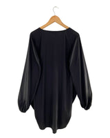 Vestido mini satinado puños