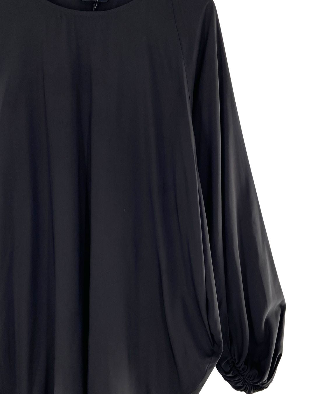 Vestido mini satinado puños